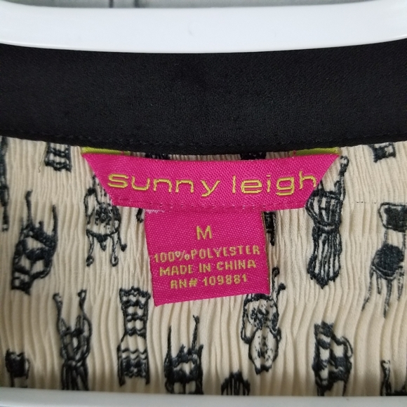 SUNNY LEIGH | shirred v-neck flowy blouse - Picture 4 of 5